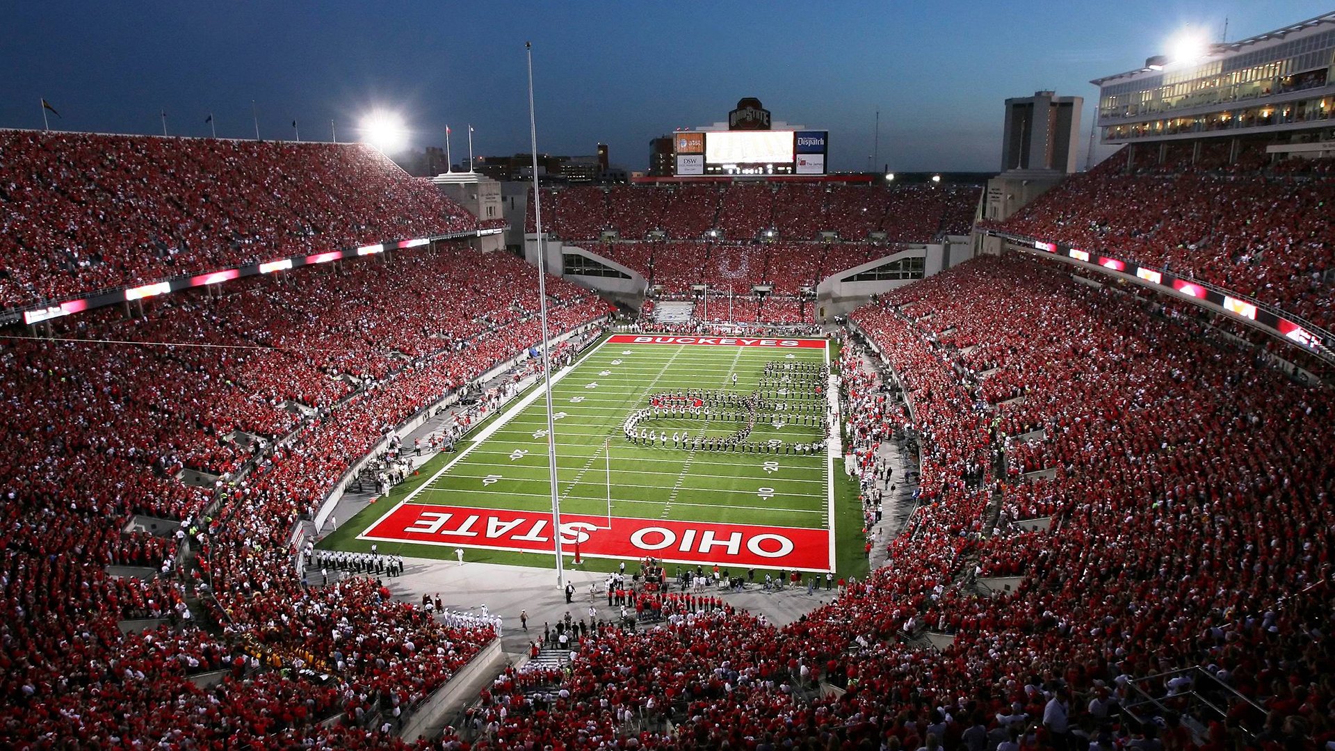 “寒潮夜暖棚五人制足球赛” 室内恒温球馆成避寒圣地